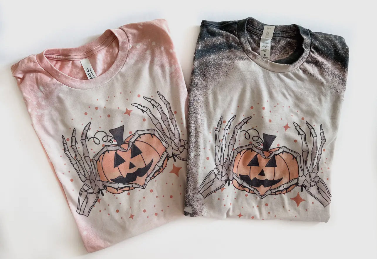 Jack o lantern heart hands grey tee