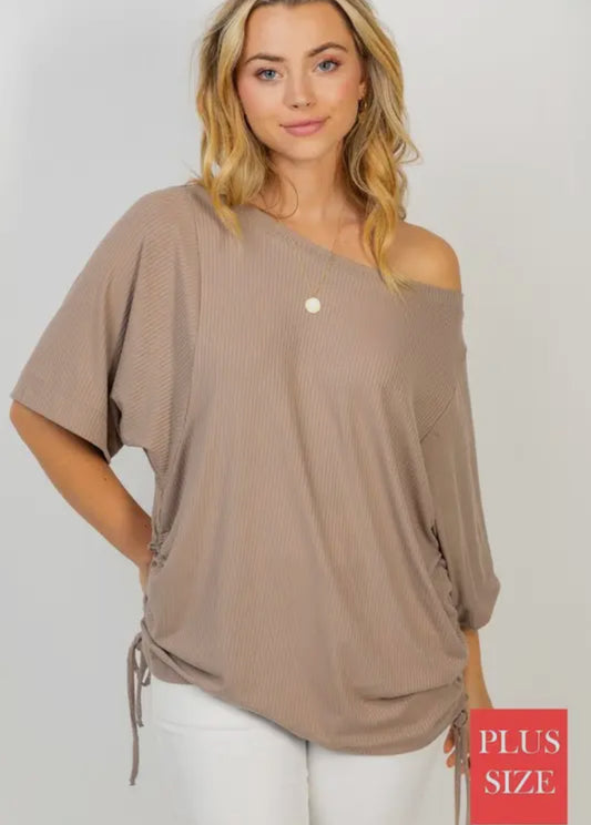 Plus off shoulder quart sleeve top