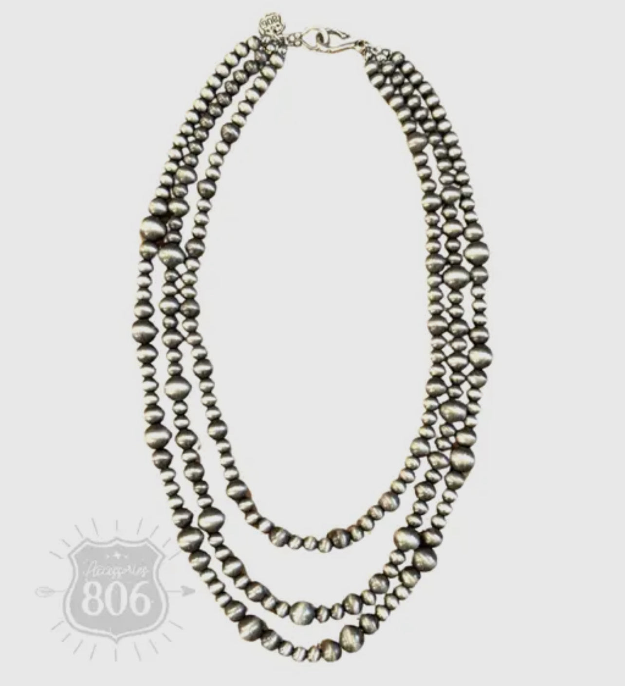 Navajo pearl look 3-strand