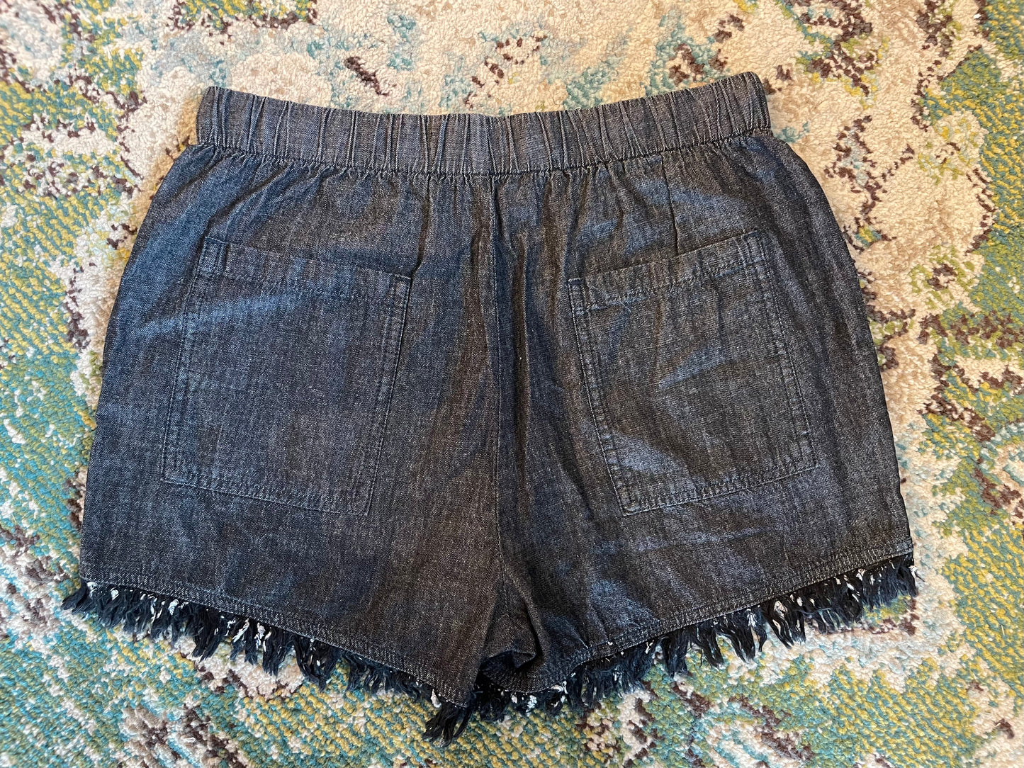 Trip for two frayed pull on shorts