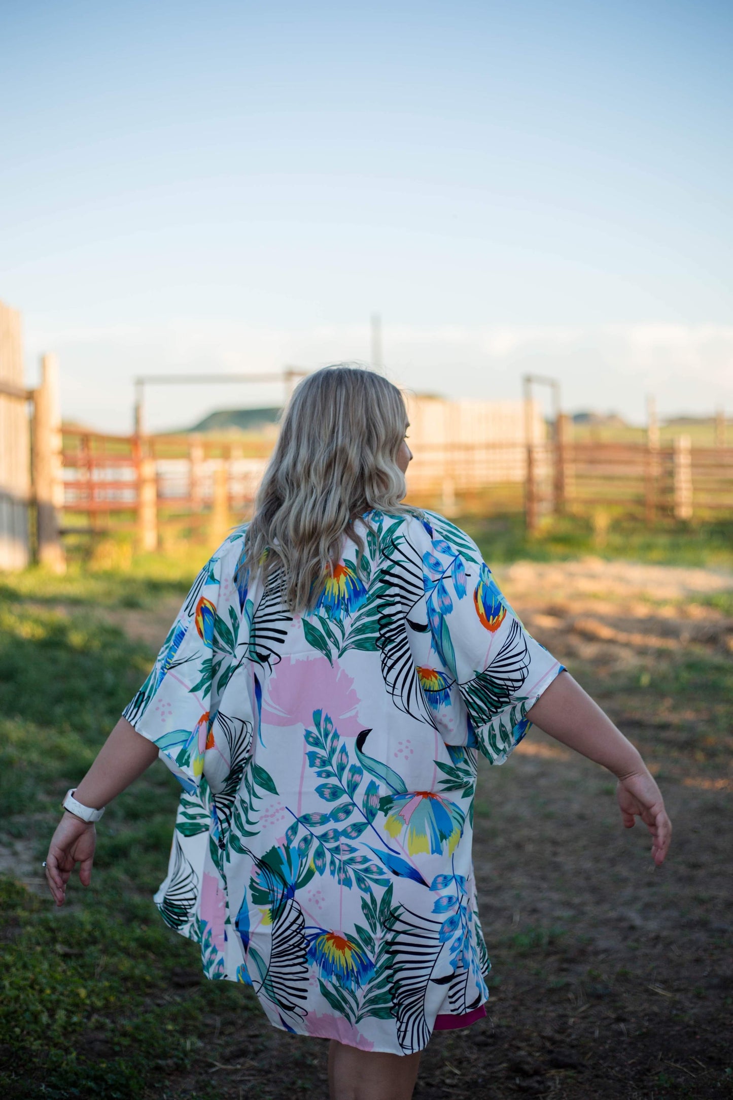 Meet me in the Hamptons tropical kimono