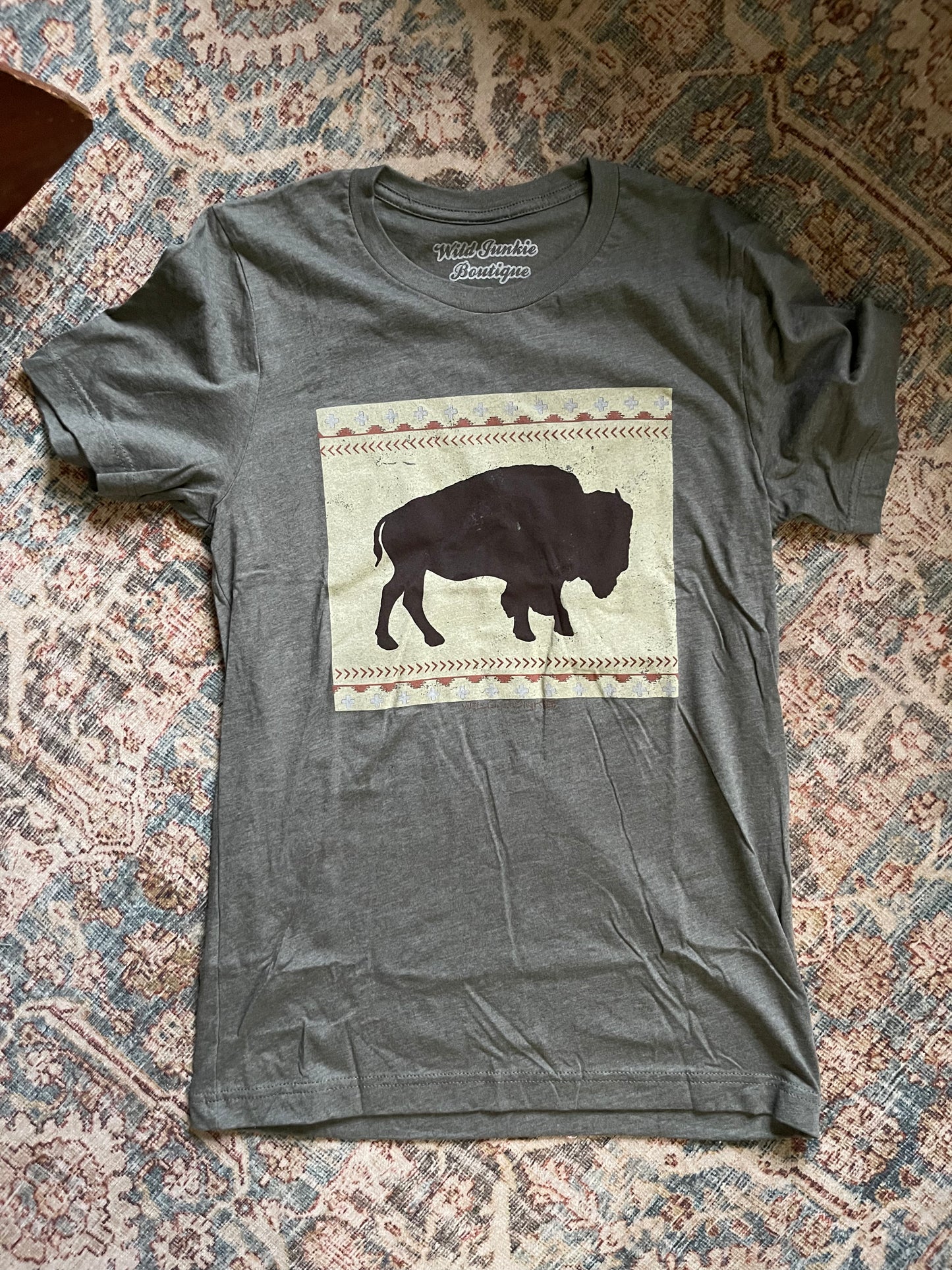 Bison canvas graphic tee