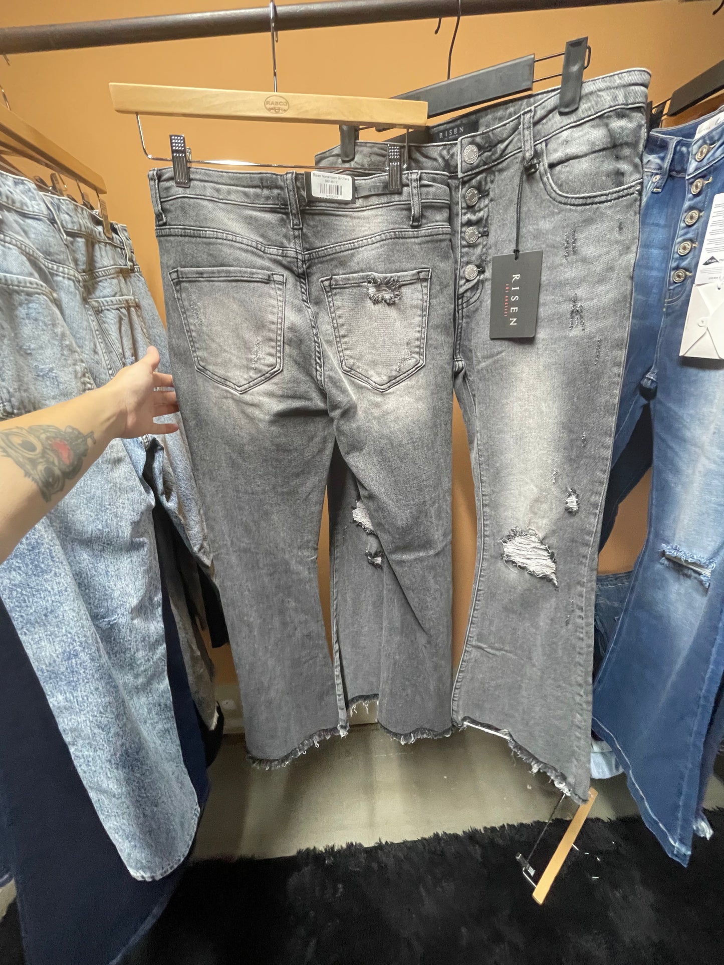 Risen home town Girl flare